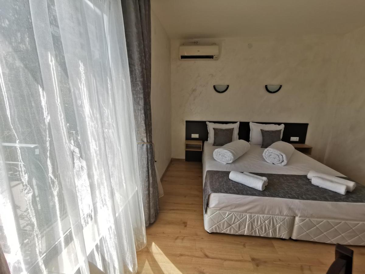 Hotel Swiss Shumen Exterior photo